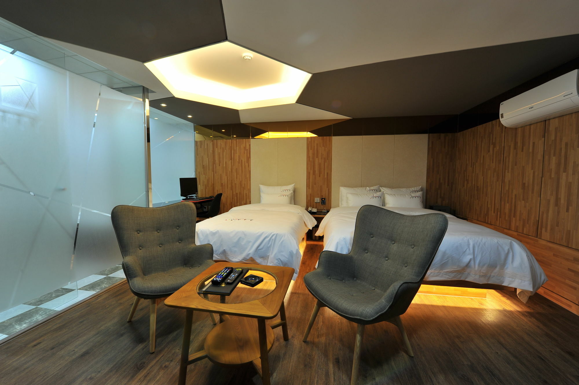 Ytt Hotel Nampo Busan Bagian luar foto